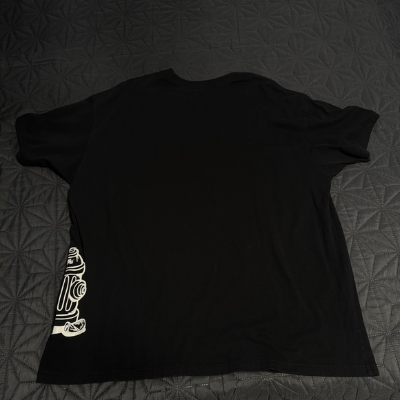 Nike Black Short-Sleeve Tee with White Corner Graphic - Picture 2 of 4
